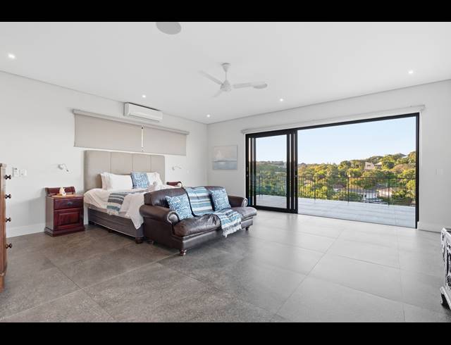 11 BEDROOM FREEHOLD FOR SALE IN SALT ROCK